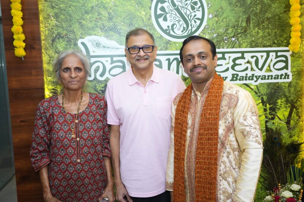 Ayurvedic Abhyanga herbal oil massage for skin wellness at Sharmayu Clinic Virar
